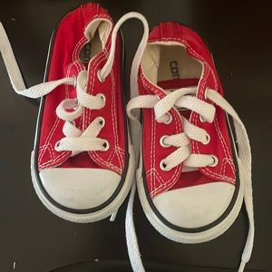Toddler size 5 converse